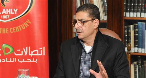 طاهر: الأهلي تعاقد مع مدربين عالميين.. وانظروا لمانشستر يونايتد